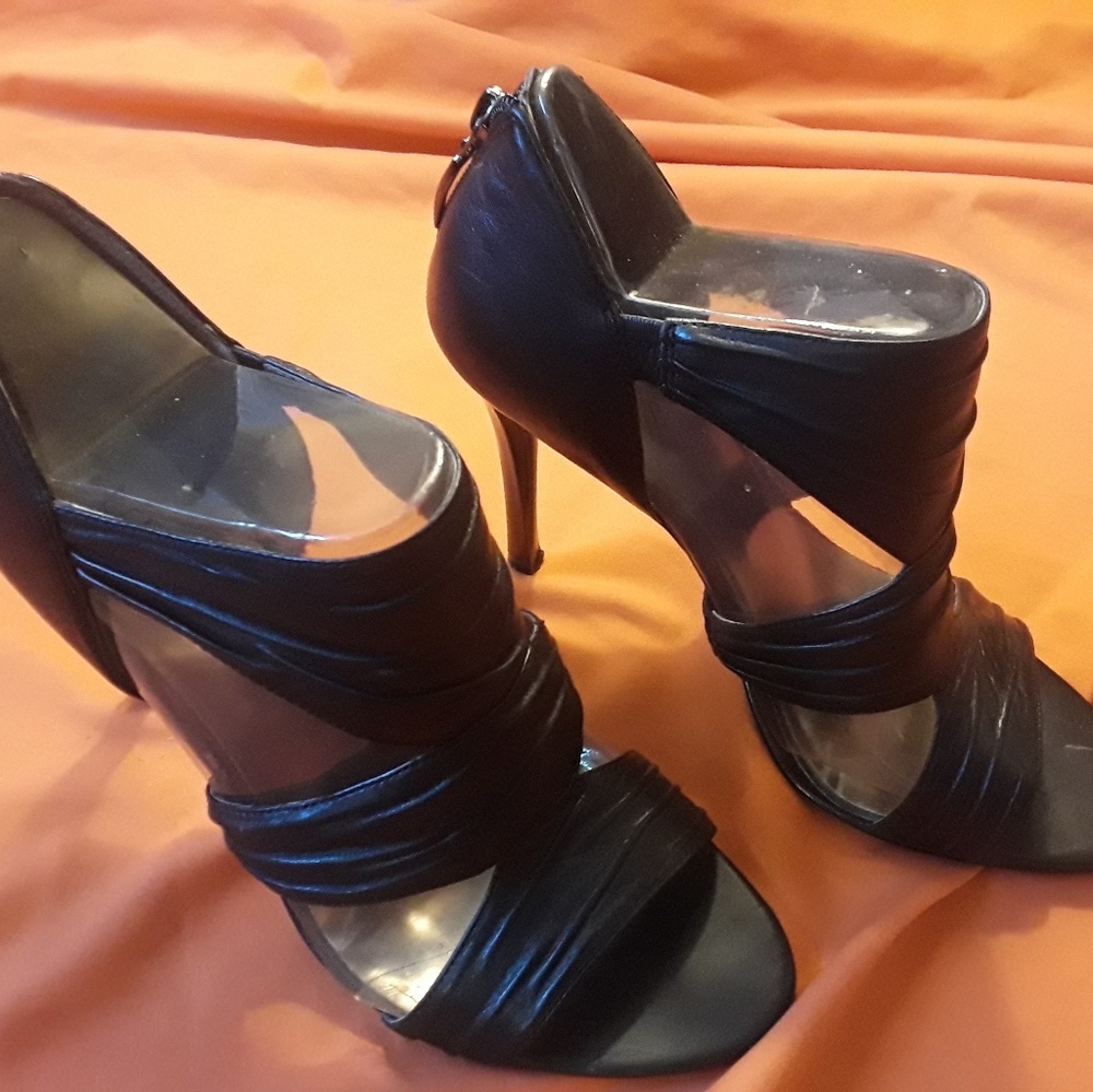 GUESS Heels!...